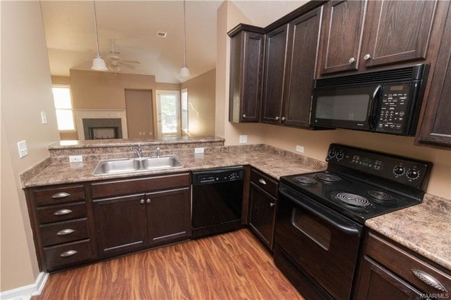 Building Photo - 8853 Ashland Park Pl