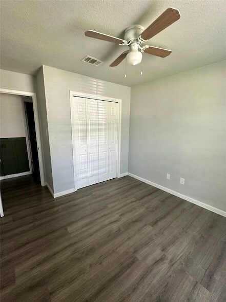 Building Photo - 6524 Blue Grass Dr