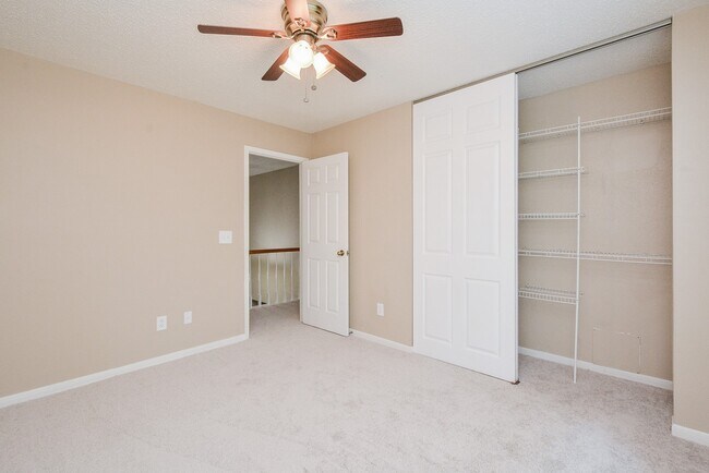 Building Photo - 10 Ridgecross Pl
