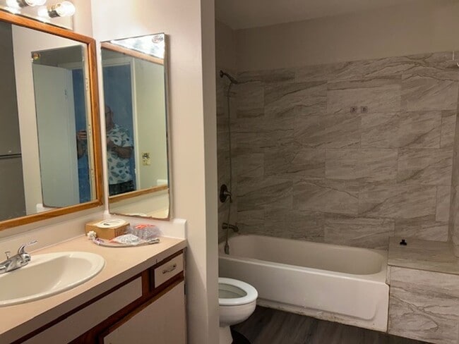 Building Photo - One Bedroom, One Bath Unit in  Kailua Bay ...