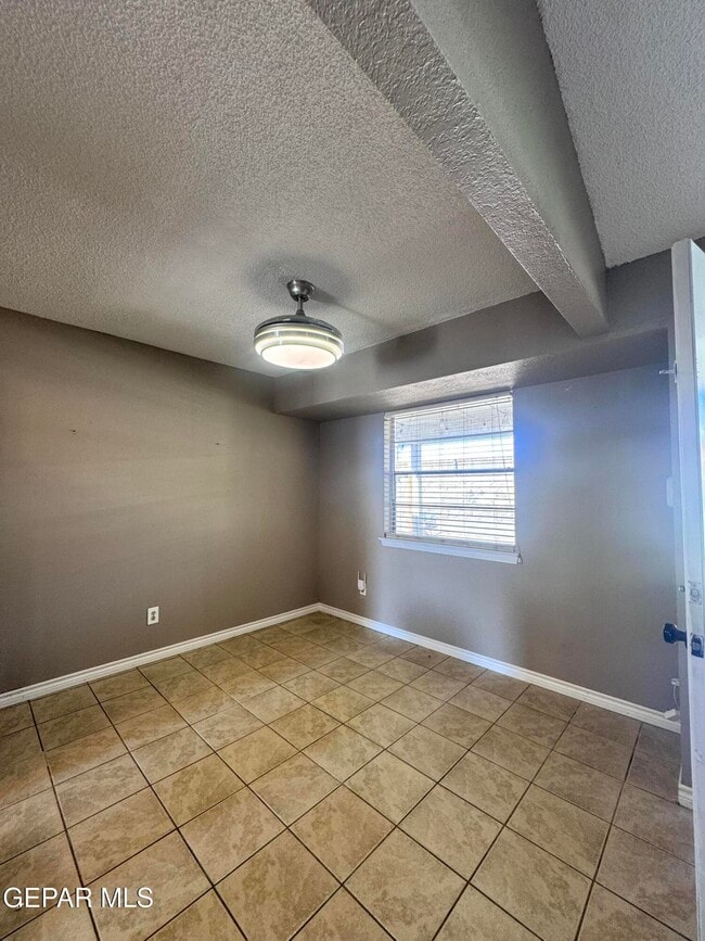 Building Photo - 701 Porras Dr