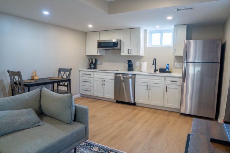 Building Photo - 1400 Northcrest Dr