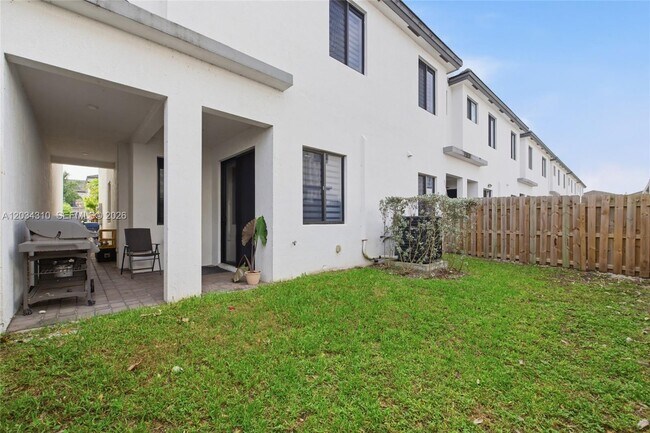 Building Photo - 13630 SW 158th Ave