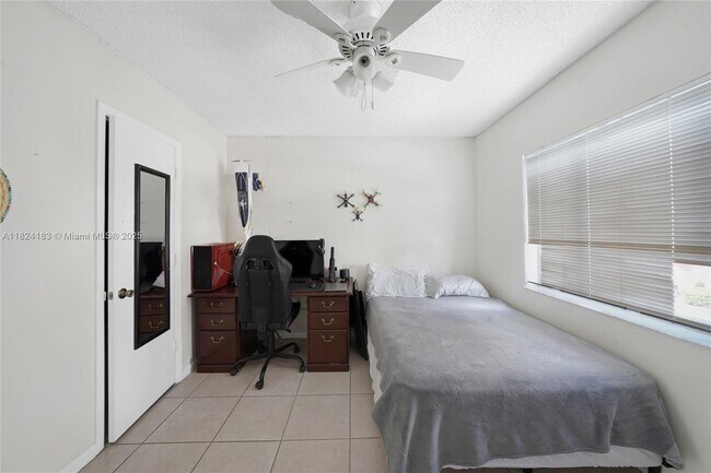 Building Photo - 139 Riviera Cir