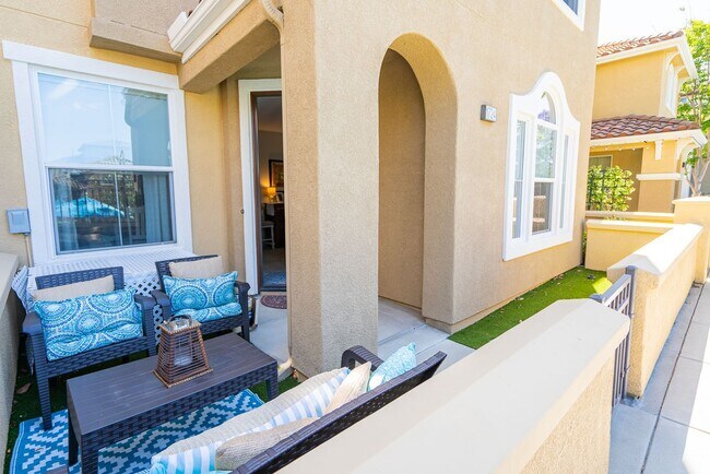 Building Photo - Beautiful Home in San Elijo, Morgans Corner!