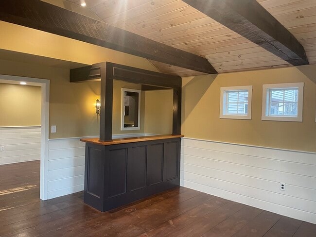 Building Photo - 6 St John Ln