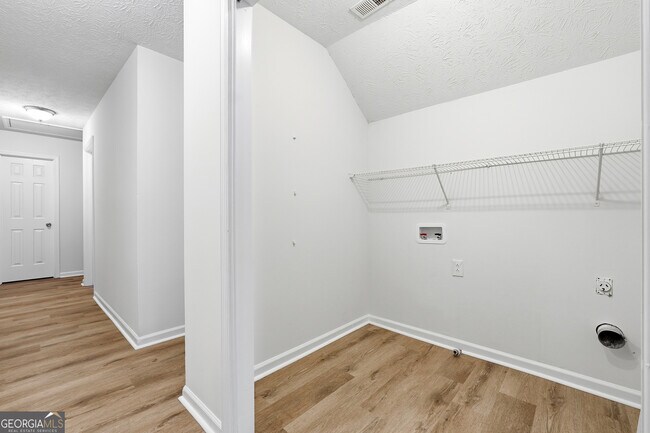 Building Photo - 2950 Flintrock Way