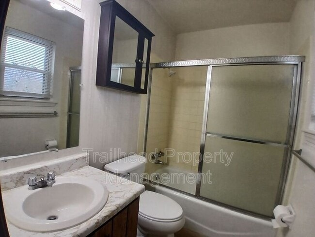 Building Photo - 1301 E Frederick St