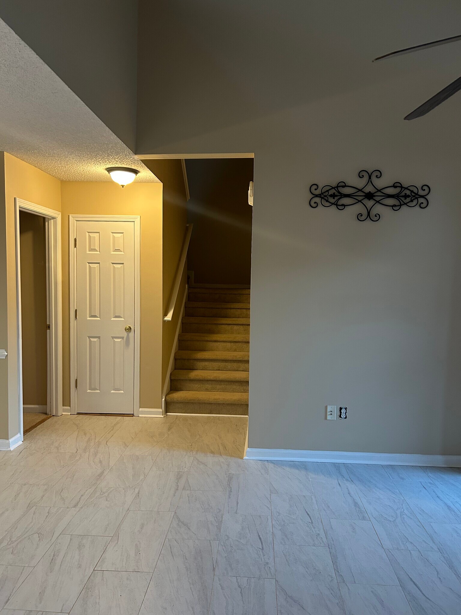 Building Photo - 100 Glenlea Ln