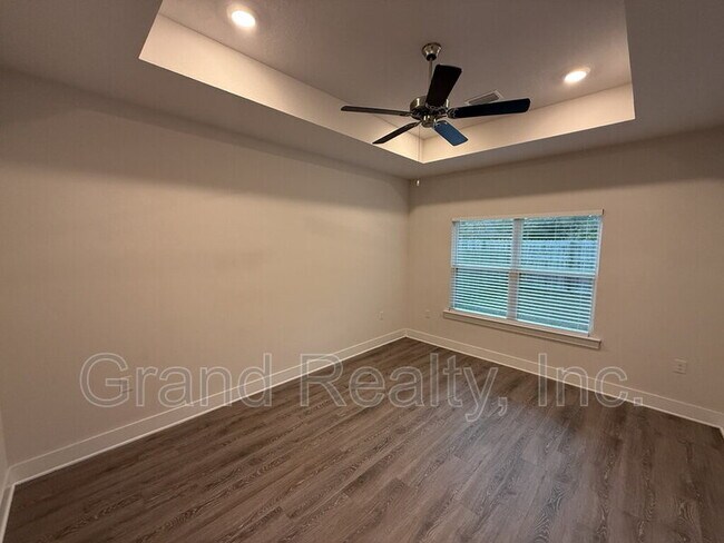 Building Photo - 5749 Danbury Blvd