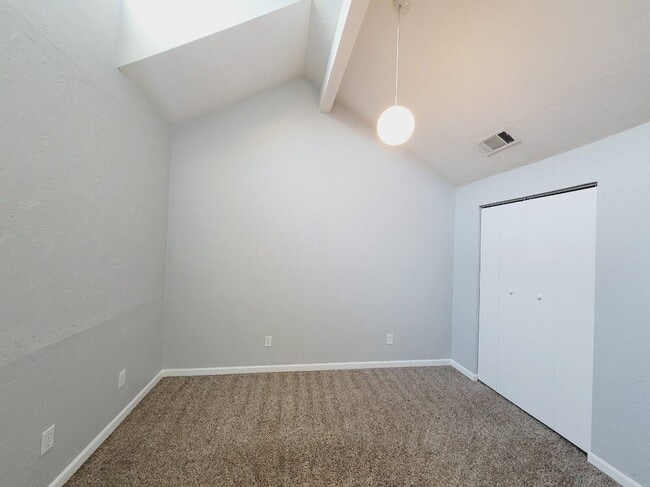 Building Photo - 1257 E Orange Ave