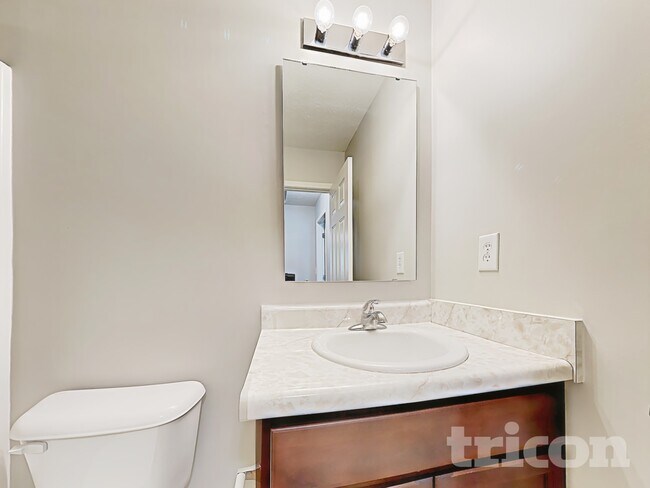 Building Photo - 6427 Calabash Pl