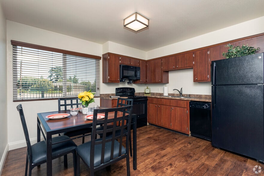 2 Bedroom - Kitchen - University Place