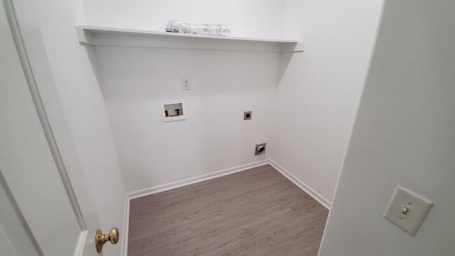 Building Photo - 1303 Snyder St