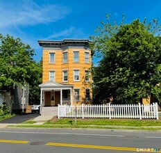Building Photo - 370 Maple Ave