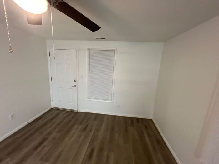 Building Photo - 53 Highland Ave SW