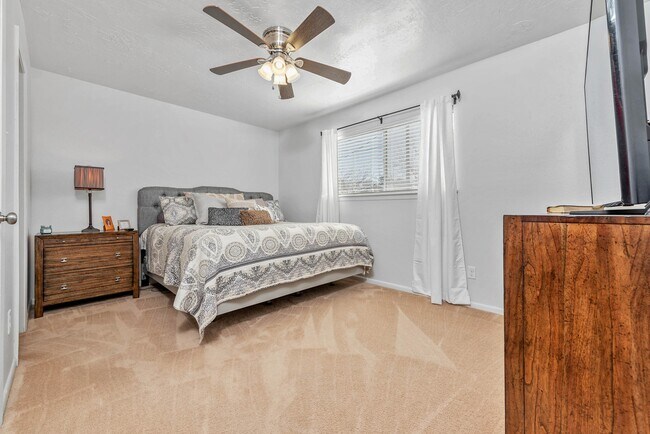 Building Photo - 3400 Timberline Ct