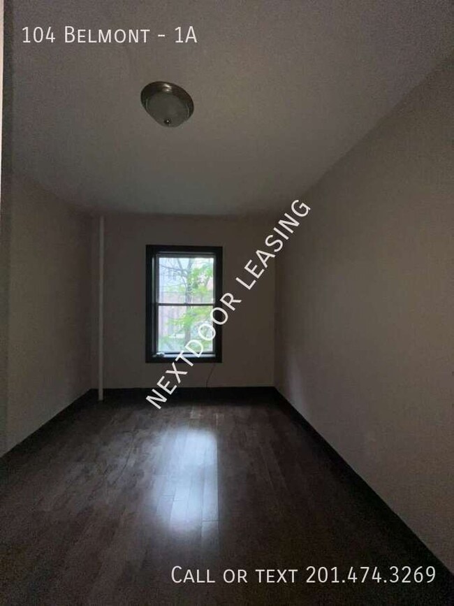 Building Photo - 104 Belmont-1A