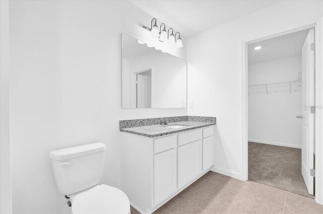 Building Photo - 5942 Chestnut Grv Pl