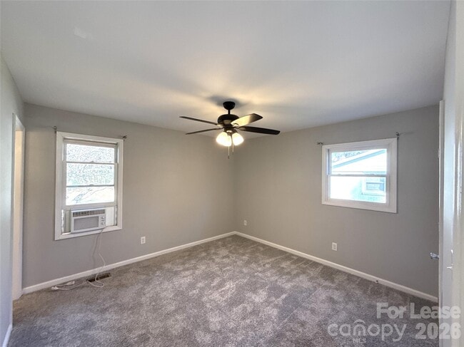 Building Photo - 1601 Starbrook Dr