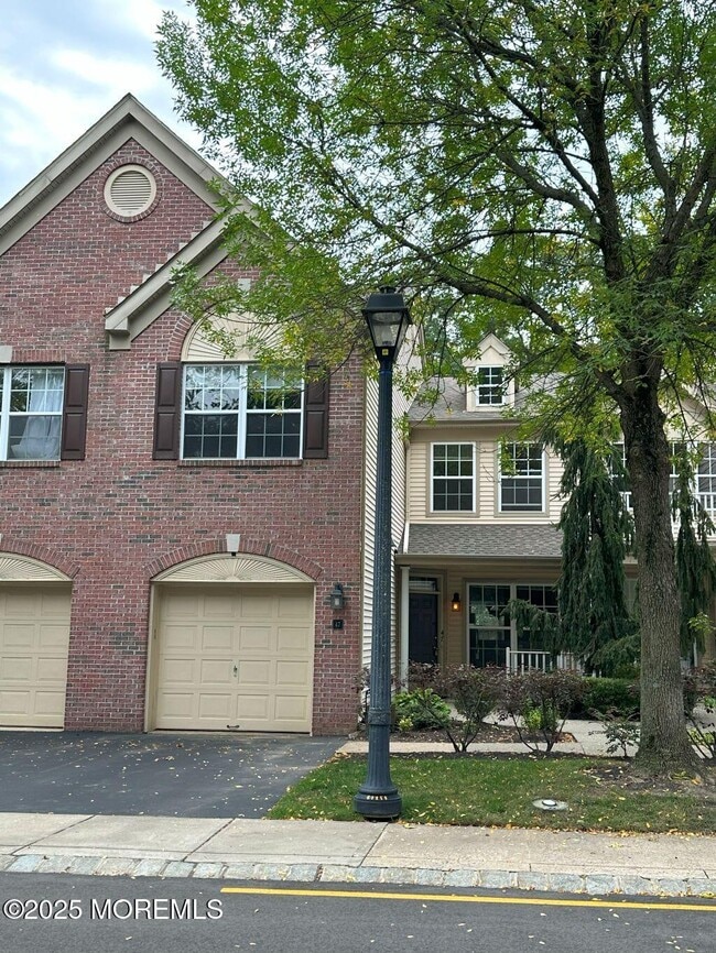 Building Photo - 47 Poplar Ln