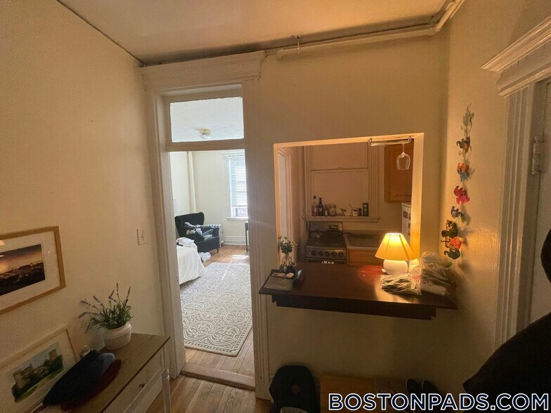 Building Photo - 1111 Boylston St