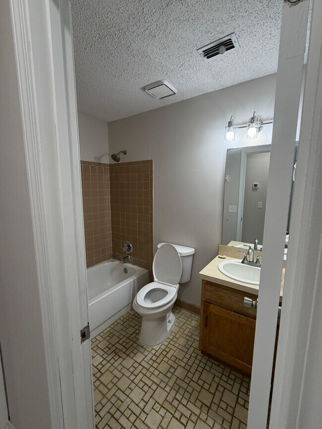 Building Photo - 7984 Gulf Rd S