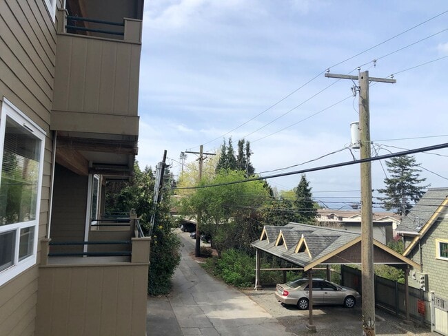 Building Photo - 3 Bed 2 Bath Condo in Bellingham near WWU