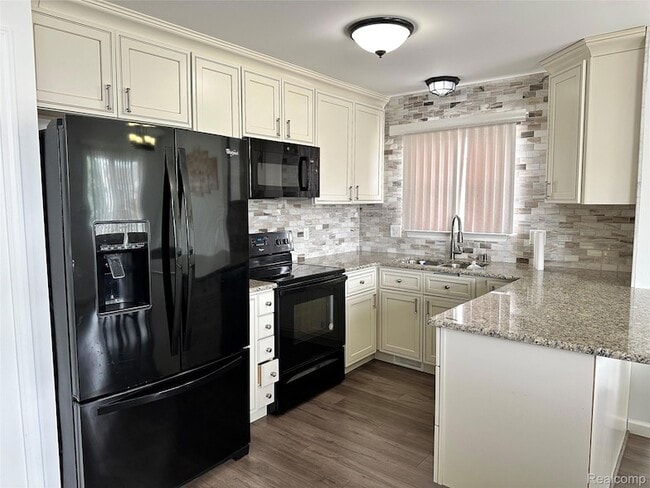 Building Photo - 16508 Radison Dr