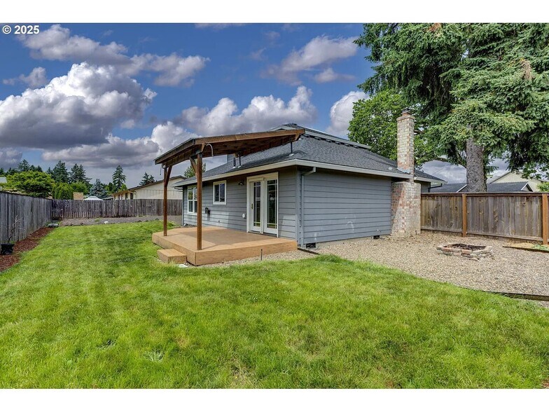 Building Photo - 3017 SE Brookwood Ave
