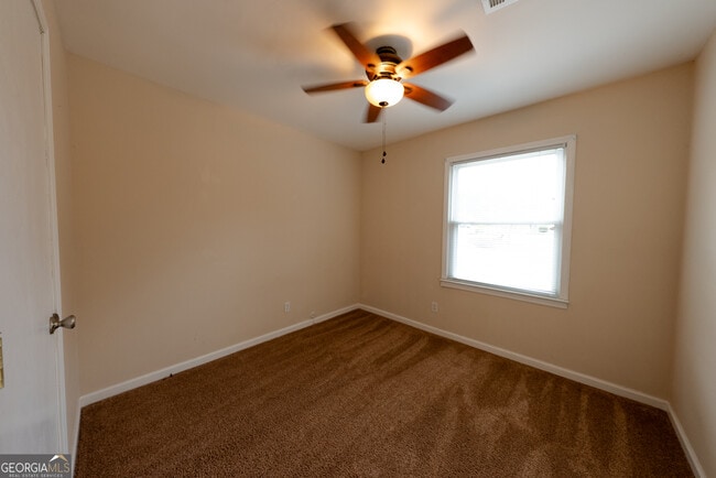 Building Photo - 953 McCullough Rd