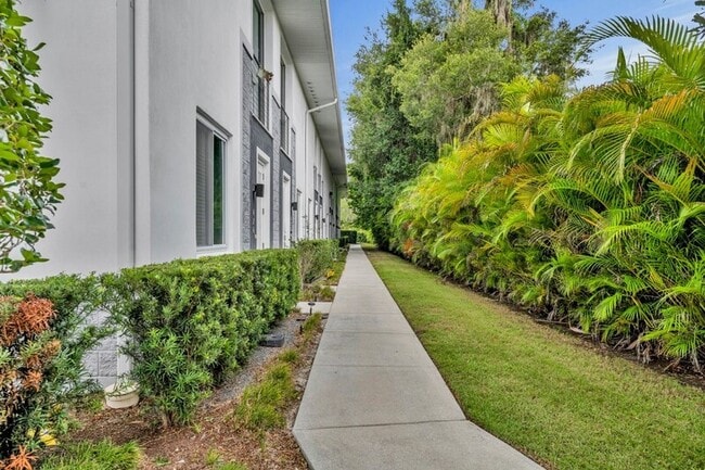 Building Photo - 438 W Swoope Ave