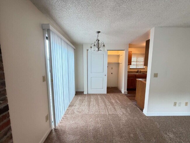 Building Photo - 2-Bedroom Near Mt. Tabor