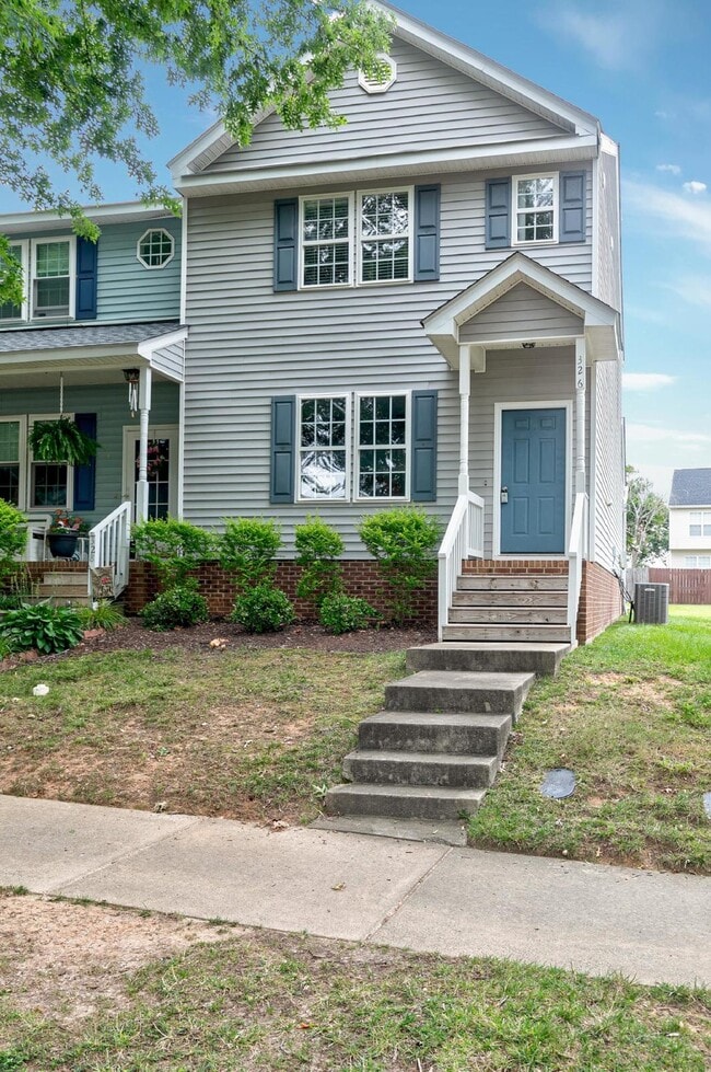 Building Photo - 326 Commons Dr