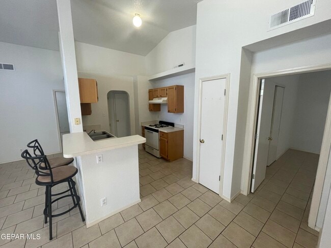 Building Photo - 11785 Snow Hawk Dr