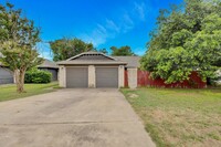 Building Photo - Adorable 3-Bedroom Duplex in Prime Austin ...