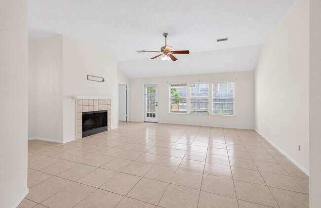 Building Photo - 19635 Vernier Woods Ln