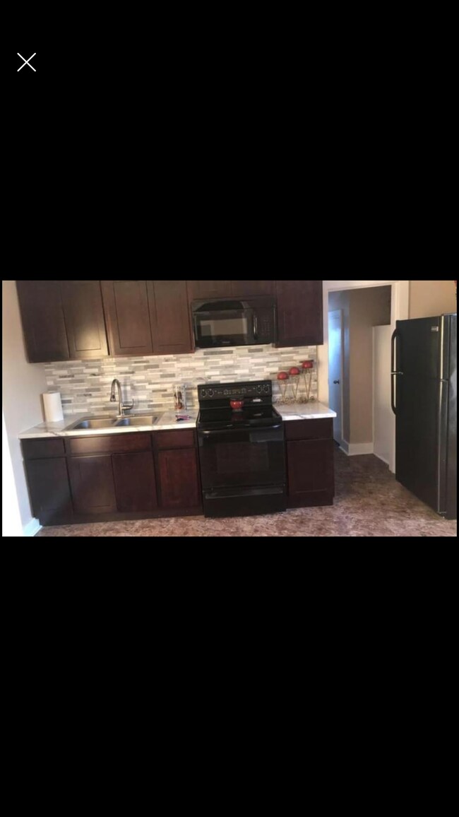 Kitchen - 800 Shelby Ave