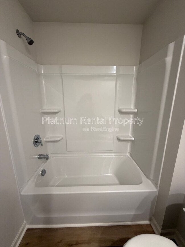 Building Photo - 42 Rustin Rdg