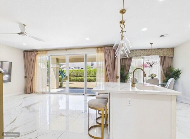 Building Photo - Luxury Awaits with Designer Details