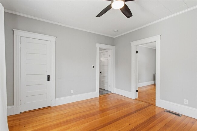 Building Photo - 454 Quarry St