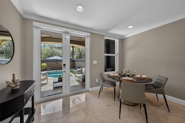 Building Photo - 1215 NE 1st St