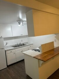 Building Photo - 855 Buena Vista St