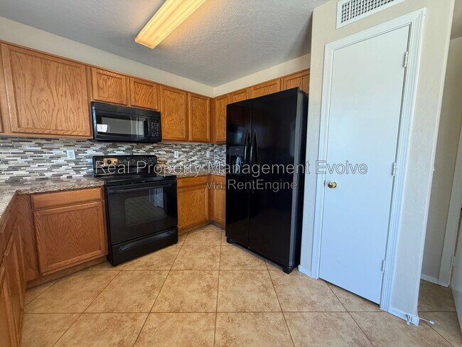 Building Photo - 1813 S 63rd Dr