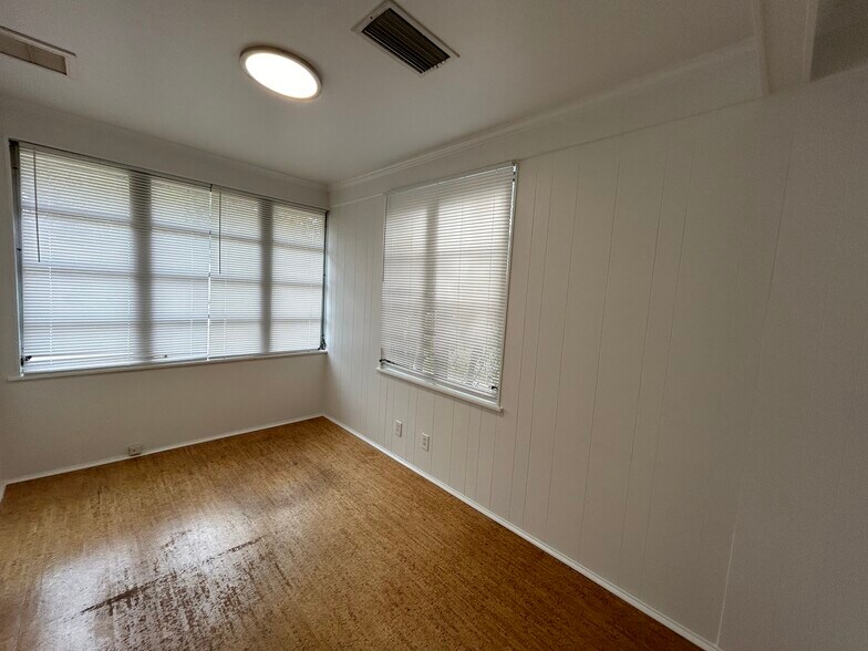 Building Photo - 2114 Arcadia Pl