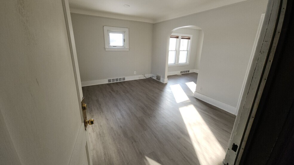 Building Photo - 7005 Orchard Ave
