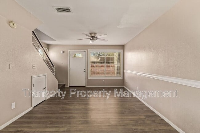 Building Photo - 2301 E University Dr