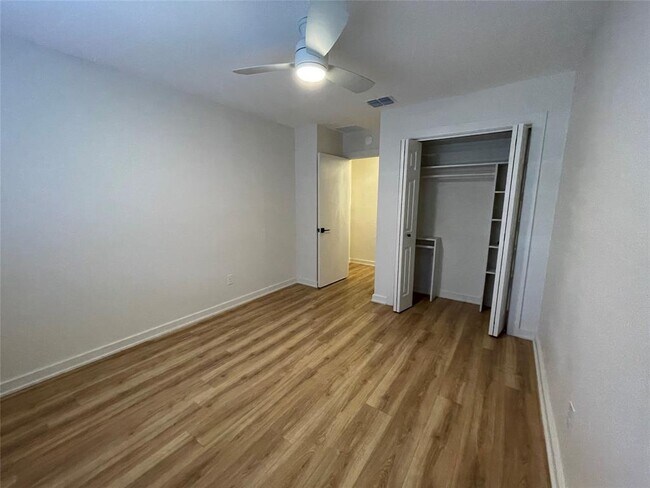 Building Photo - 1044 Verbena Dr