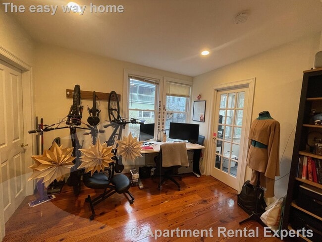 Building Photo - 23 Hall St