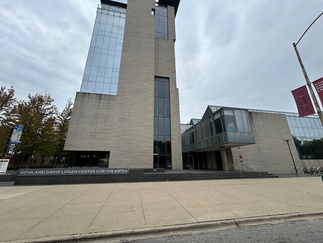 Building Photo - 5900 S King Dr